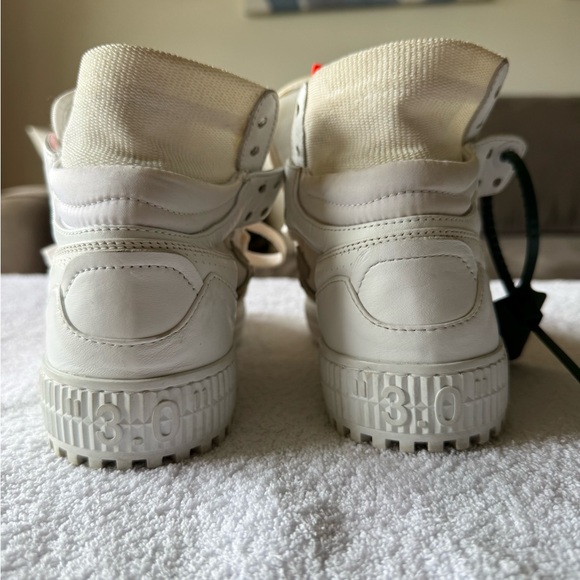 White High-Top Sneakers with Red Tags - Picture 5 of 8